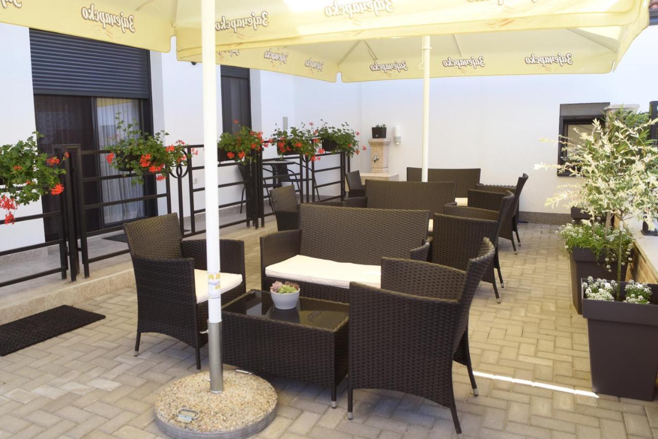 "Mini Hotel Vienna" Apartments Vrnjacka Banja Exterior photo